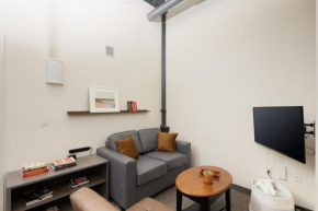 Flexhome Brewery District EL15 - Just 3 Blocks to Fiserv with Gym and Parking